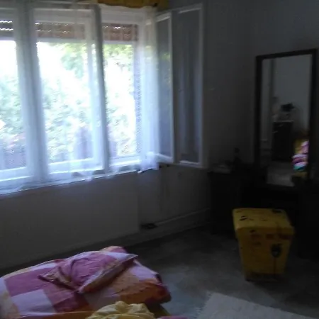 Balatoni Nyaralo Kerttel Es Udvarral Feriehus Siófok