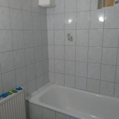 Feriehus Balatoni Nyaralo Kerttel Es Udvarral