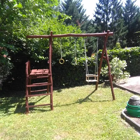 Balatoni Nyaralo Kerttel Es Udvarral Siófok